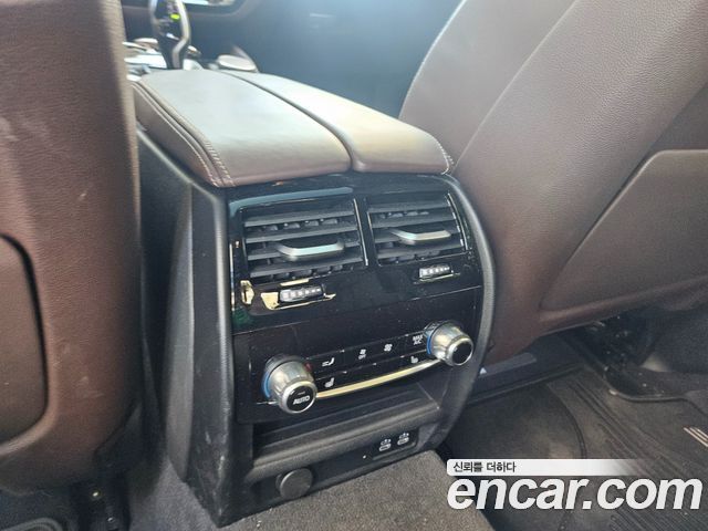 BMW 5-Series 2023 — photo 18