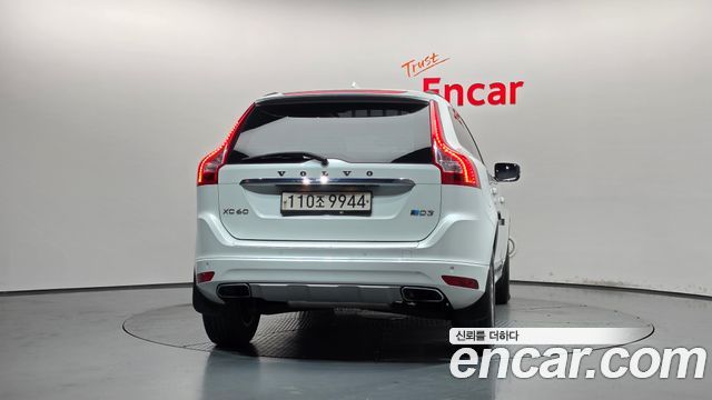 Volvo XC60 2017 — photo 4