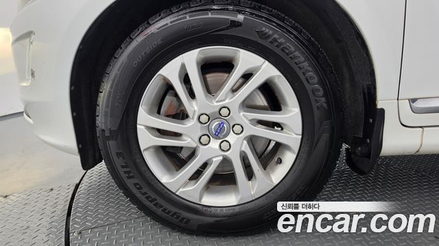 Volvo XC60 2017 — photo 5