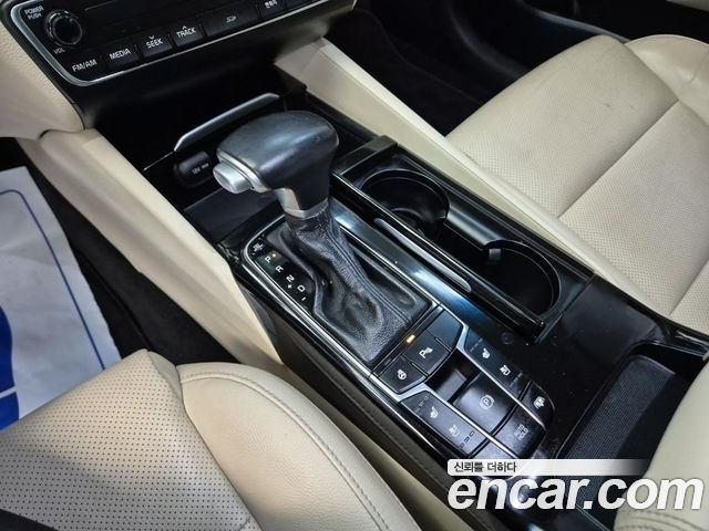 Kia K7 2016 — photo 9