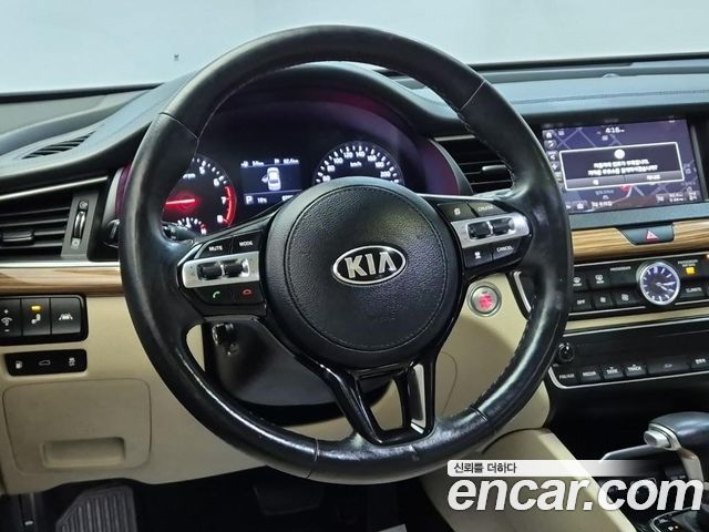 Kia K7 2016 — photo 18