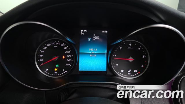Mercedes-Benz C-Class 2019 — photo 8