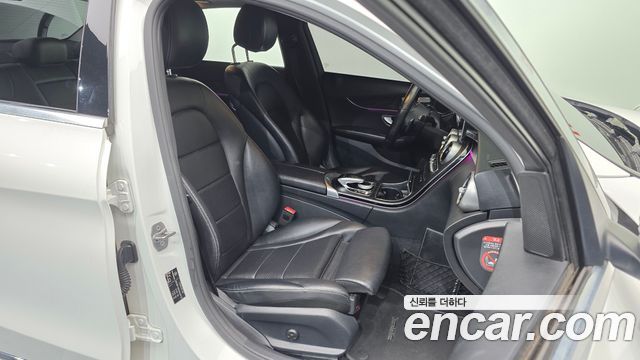 Mercedes-Benz C-Class 2019 — photo 11