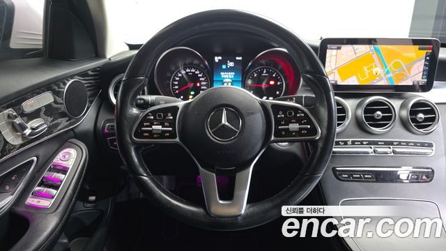 Mercedes-Benz C-Class 2019 — photo 13