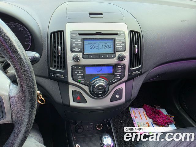 Hyundai i30 2009 — photo 8