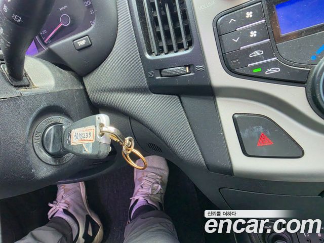 Hyundai i30 2009 — photo 10