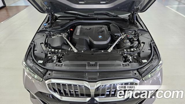 BMW 5-Series 2026 — photo 6