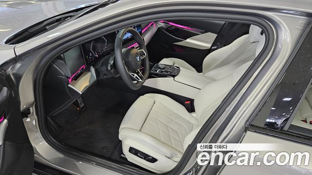 BMW 5-Series 2026 — photo 15