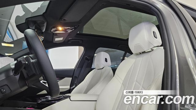 BMW 5-Series 2026 — photo 16