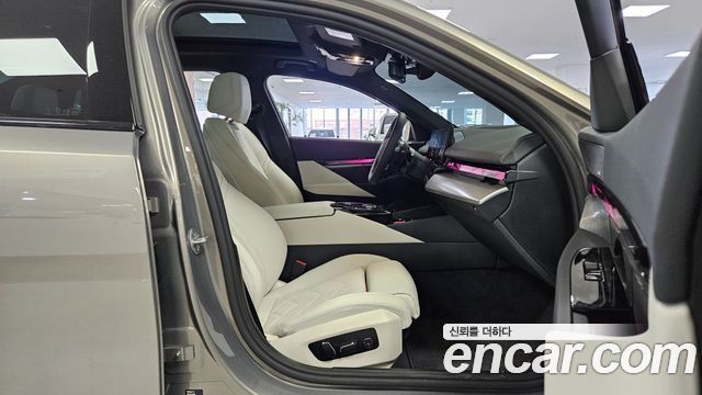 BMW 5-Series 2026 — photo 17