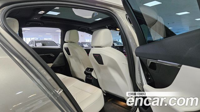 BMW 5-Series 2026 — photo 18