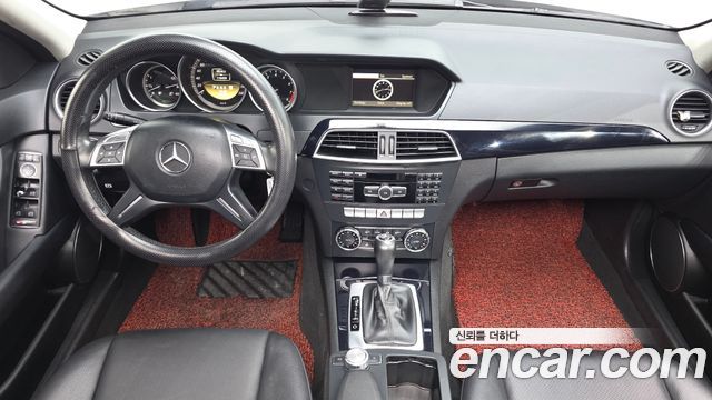 Mercedes-Benz C-Class 2012 — photo 7