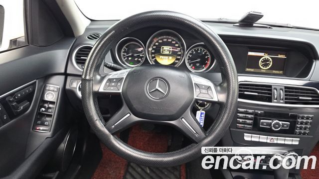 Mercedes-Benz C-Class 2012 — photo 13