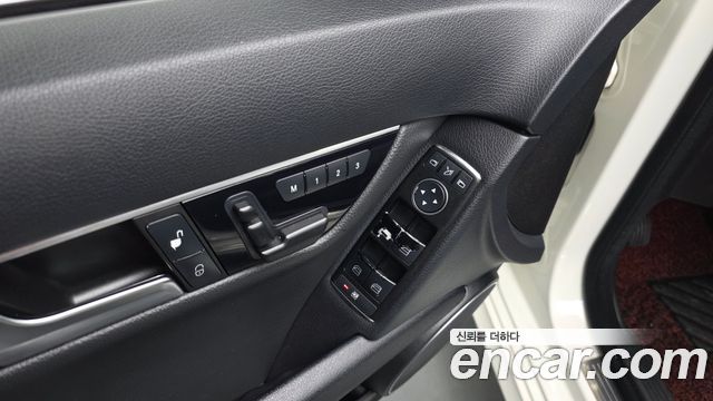 Mercedes-Benz C-Class 2012 — photo 16
