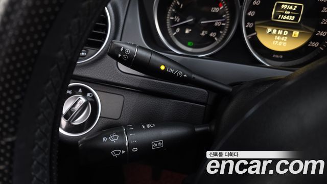 Mercedes-Benz C-Class 2012 — photo 19