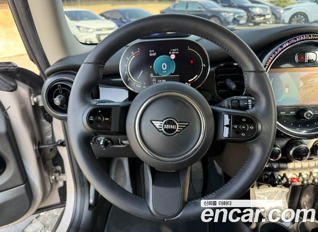 Mini Cooper 2023 — photo 7