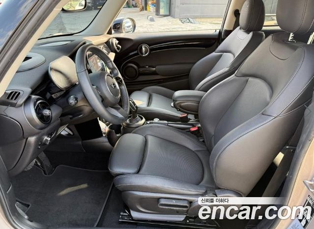 Mini Cooper 2023 — photo 8