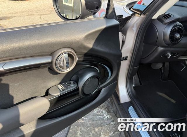 Mini Cooper 2023 — photo 10