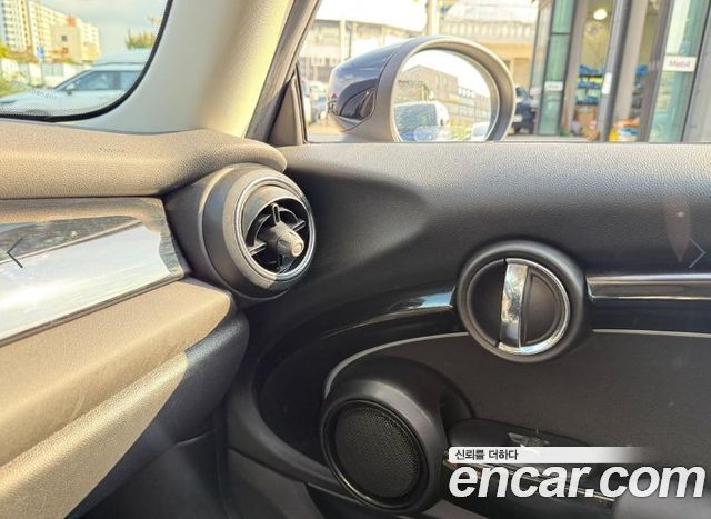 Mini Cooper 2023 — photo 15