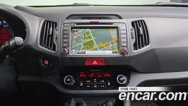 Kia Sportage 2011 — photo 14
