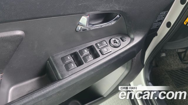 Kia Sportage 2011 — photo 18