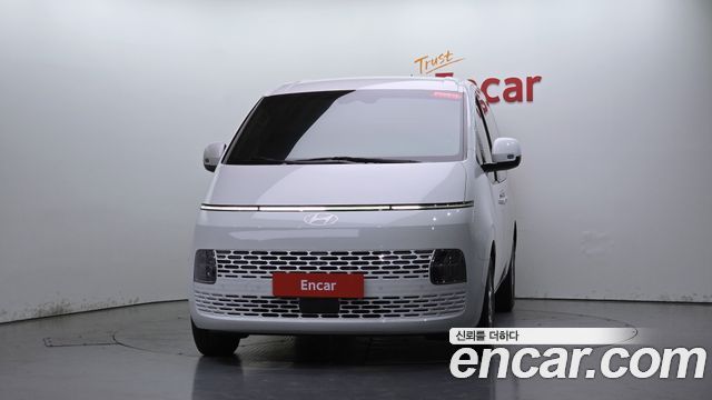 Hyundai Staria 2025 — photo 3