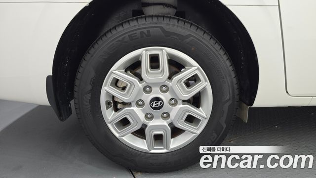 Hyundai Staria 2025 — photo 5
