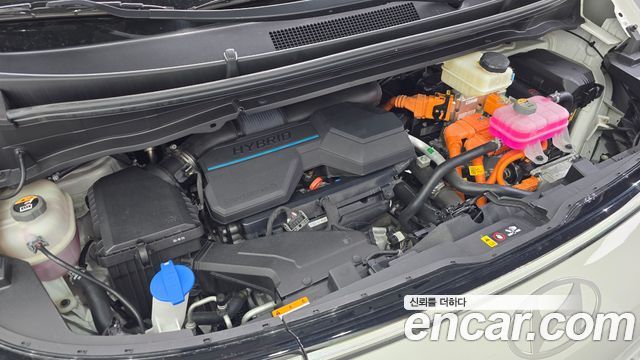 Hyundai Staria 2025 — photo 6