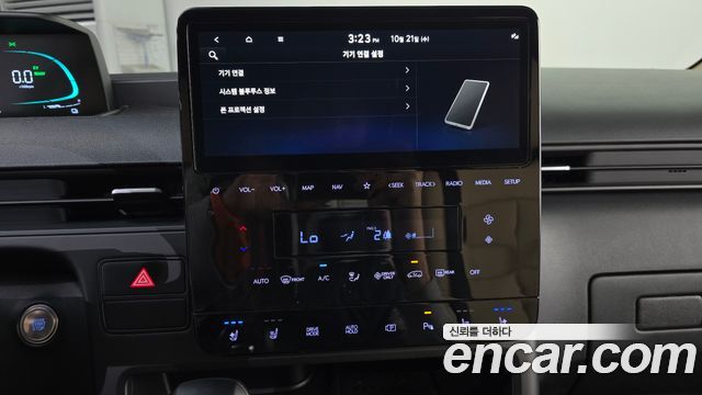 Hyundai Staria 2025 — photo 21