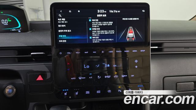 Hyundai Staria 2025 — photo 22