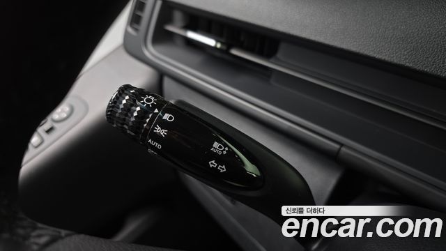 Hyundai Staria 2025 — photo 25