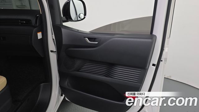Hyundai Staria 2025 — photo 15