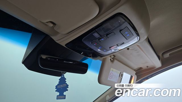 Hyundai Staria 2025 — photo 27