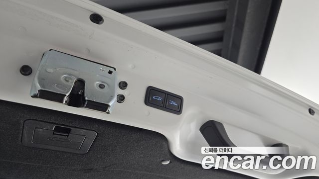 Hyundai Staria 2025 — photo 31