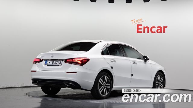 Mercedes-Benz A-Class 2021 — photo 2