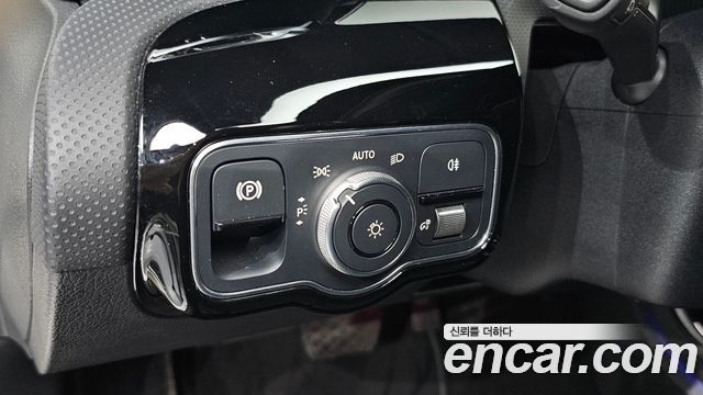 Mercedes-Benz A-Class 2021 — photo 25