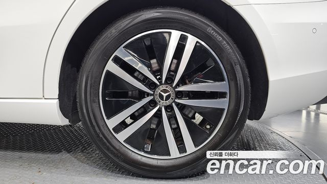 Mercedes-Benz A-Class 2021 — photo 7