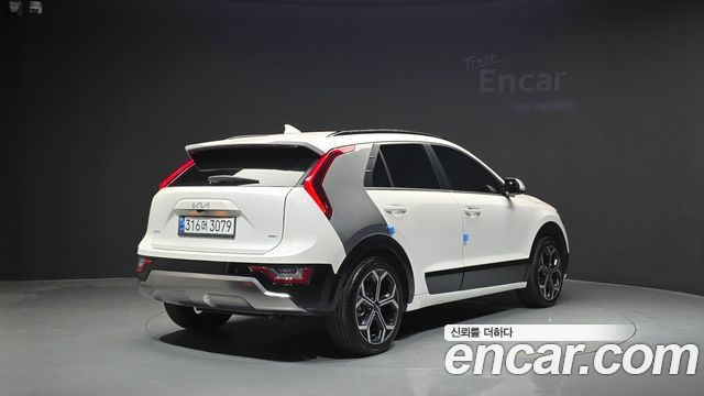 Kia Niro 2022 — photo 2