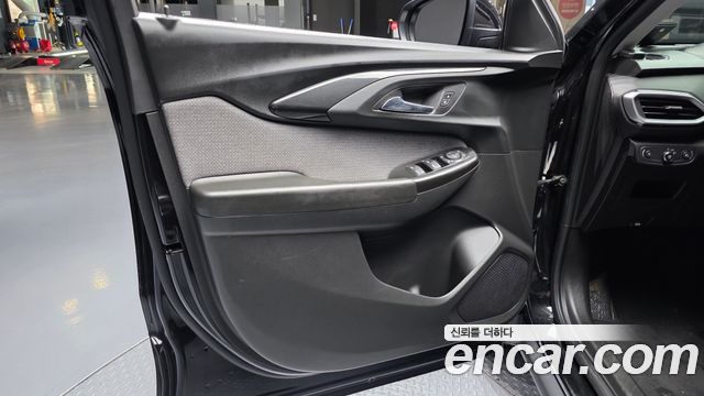 Chevrolet Korea Trailblazer 2022 — photo 14