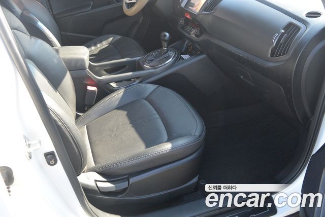 Kia Sportage 2011 — photo 17