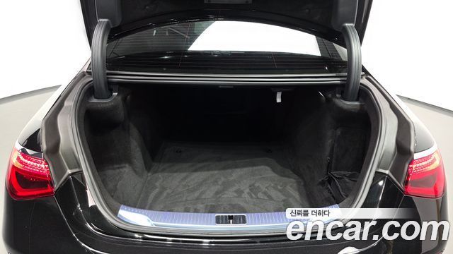 Mercedes-Benz S-Class 2021 — photo 34