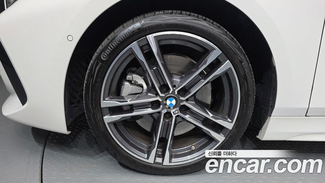 BMW 1-Series 2024 — photo 5