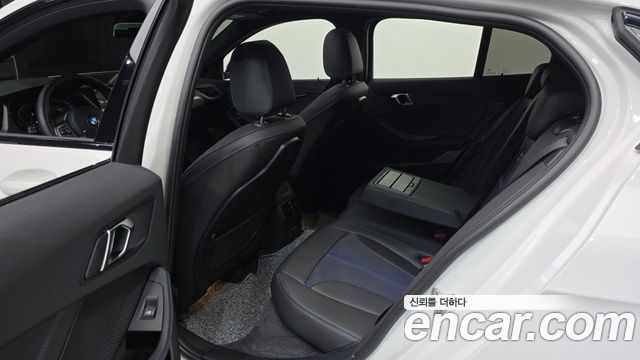 BMW 1-Series 2024 — photo 18