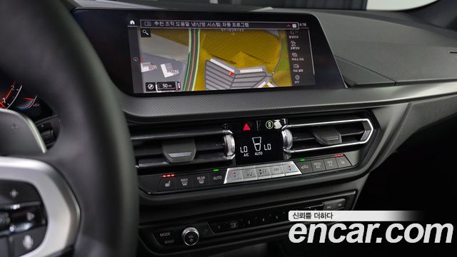 BMW 1-Series 2024 — photo 19