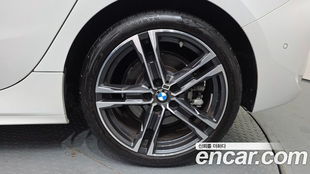 BMW 1-Series 2024 — photo 7