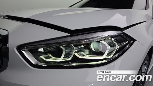 BMW 1-Series 2024 — photo 8