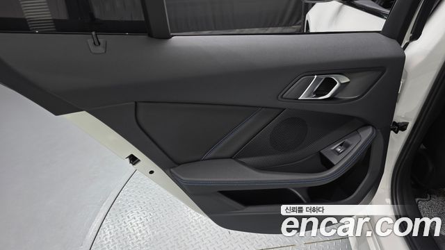 BMW 1-Series 2024 — photo 15