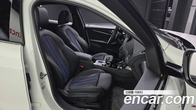 BMW 1-Series 2024 — photo 16