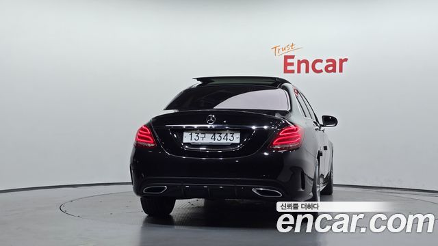 Mercedes-Benz C-Class 2017 — photo 4