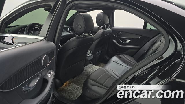 Mercedes-Benz C-Class 2017 — photo 12